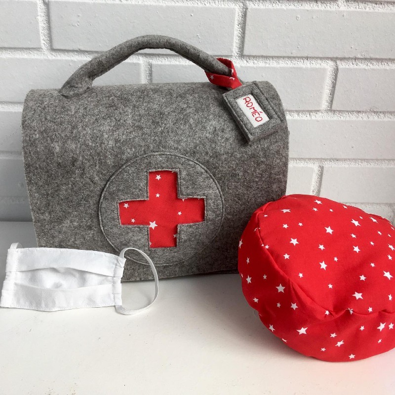 Mallette de médecin en feutre gris