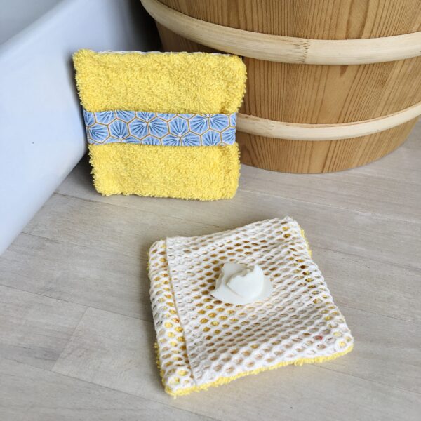 Sauve savon jaune alvéoles bleues