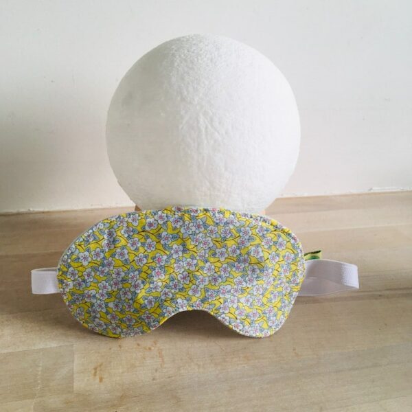 Masque de sommeil Liberty fond jaune doux