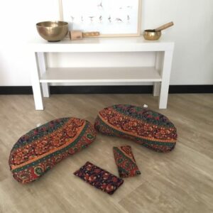 Zafu demie lune et coussins yeux méditation