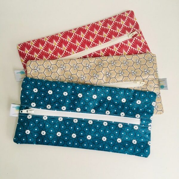 Pochettes à herbes rouge, dorée, bleue