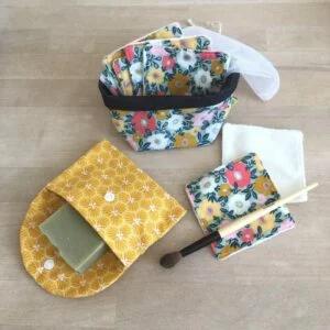 Pochettes pour accessoires de beauté en tissu